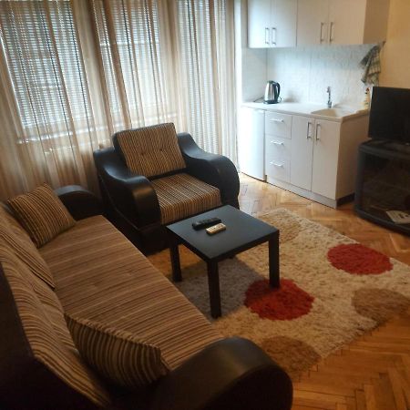 Apartment Perla Prishtine Bagian luar foto