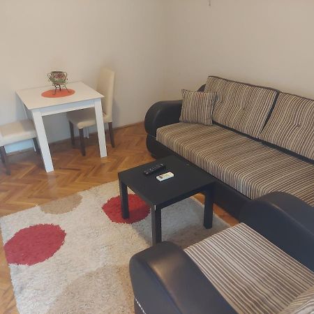 Apartment Perla Prishtine Bagian luar foto
