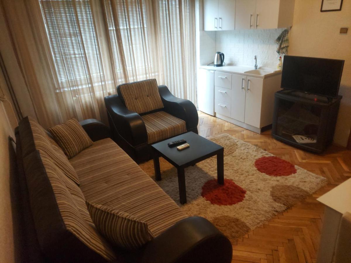 Apartment Perla Prishtine Bagian luar foto