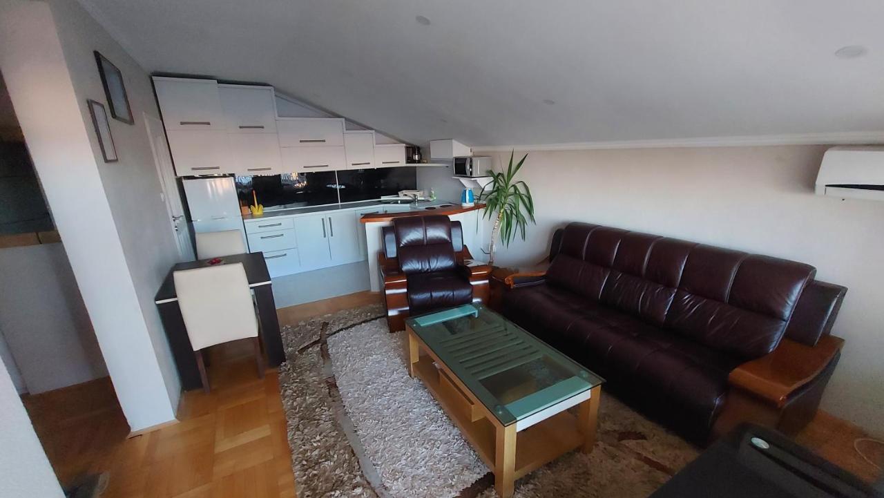 Apartment Perla Prishtine Bagian luar foto