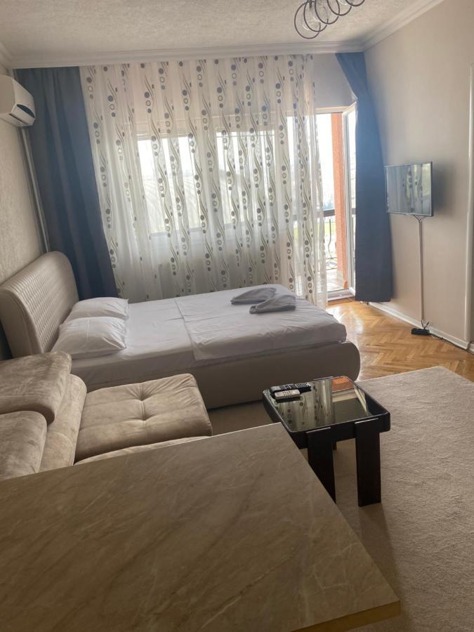 Apartment Perla Prishtine Bagian luar foto