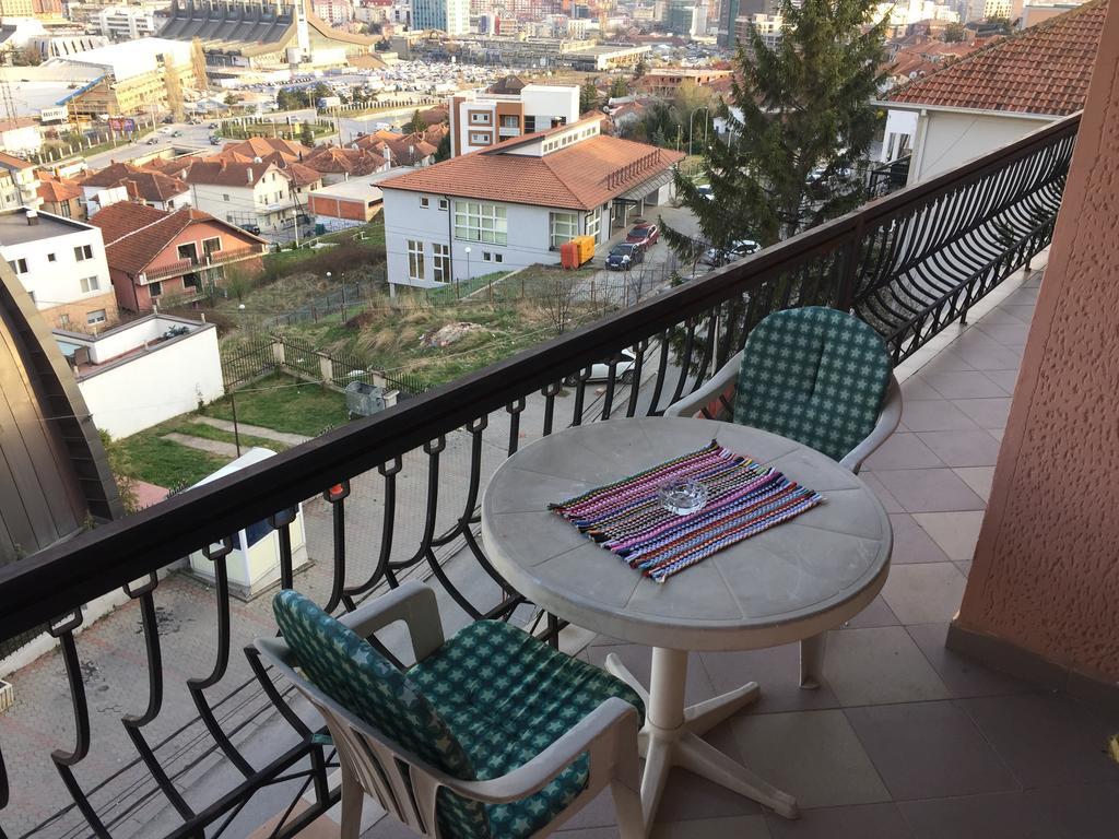 Apartment Perla Prishtine Bagian luar foto